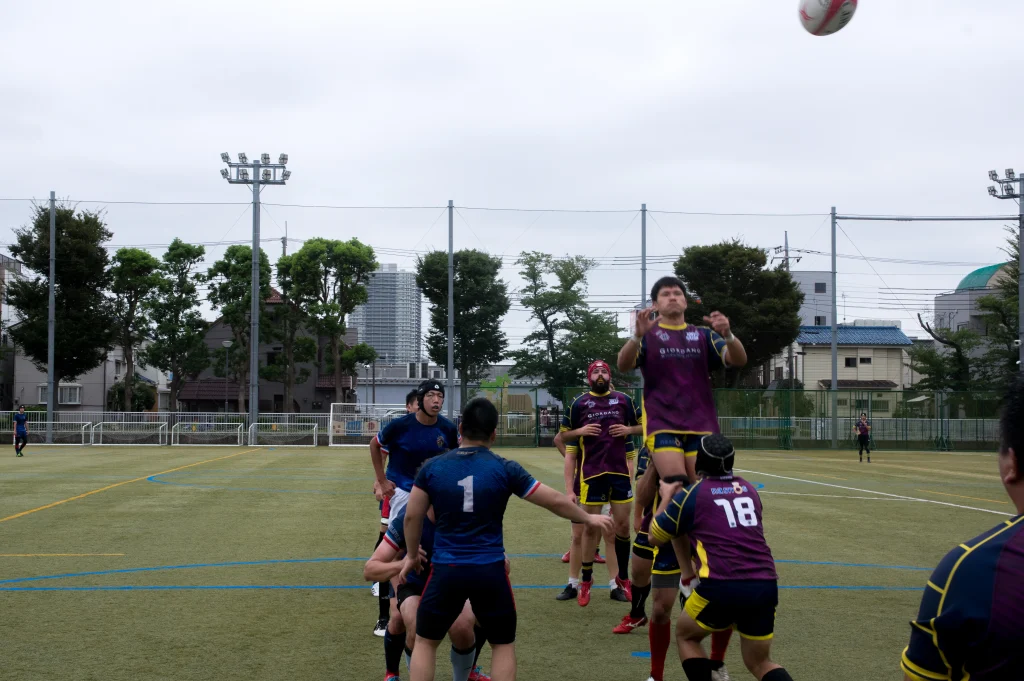 A Tokyo Gaijins jumper contests a lineout with AFRC players during the pre-season friendly.